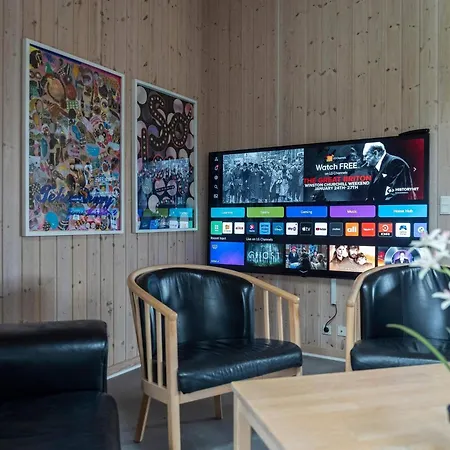 Дом отдыха Luxury Retreat With Pool - By Traum Тисвиллелайе