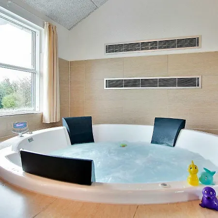 Vakantiehuis 18 Person In *